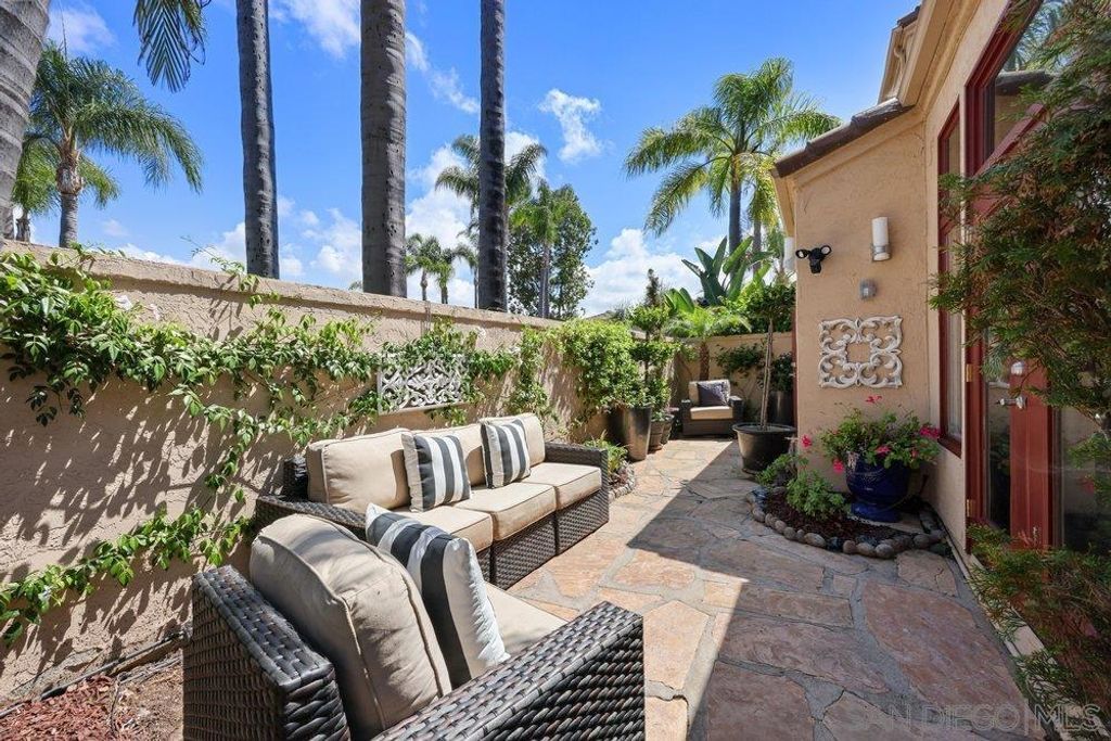 Image 5 of property listing at 3623 Paseo Vista Famosa, Rancho Santa Fe, CA 92091