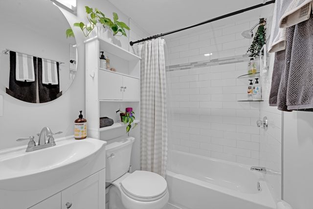 43 Grandview Ave, Worcester, MA 01603