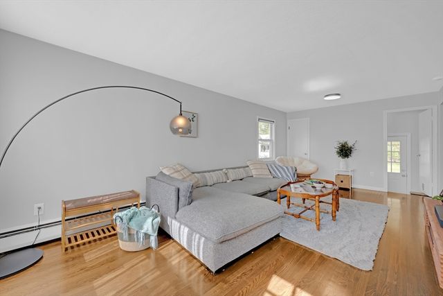 43 Grandview Ave, Worcester, MA 01603