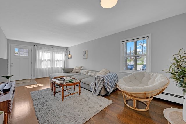 43 Grandview Ave, Worcester, MA 01603