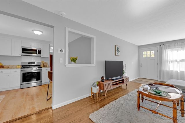 43 Grandview Ave, Worcester, MA 01603