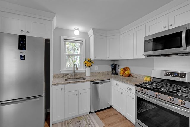 43 Grandview Ave, Worcester, MA 01603