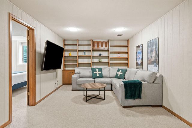 4128 Ewing Avenue S, Minneapolis, MN 55410