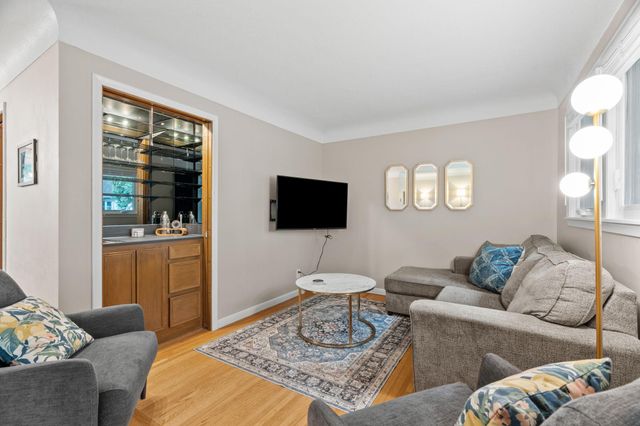 4128 Ewing Avenue S, Minneapolis, MN 55410