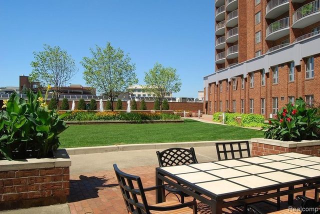 411 S Old Woodward Avenue 529, Birmingham, MI 48009