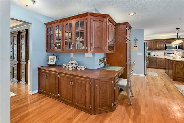 3912 Manhattan Avenue, Blue Springs, MO 64015