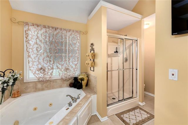 3912 Manhattan Avenue, Blue Springs, MO 64015