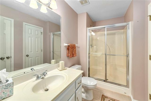 3912 Manhattan Avenue, Blue Springs, MO 64015
