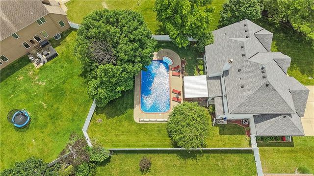 3912 Manhattan Avenue, Blue Springs, MO 64015