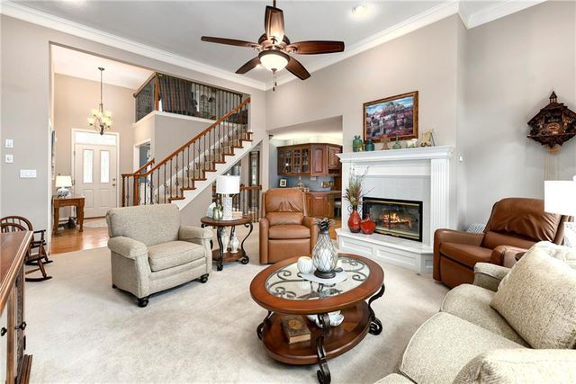 3912 Manhattan Avenue, Blue Springs, MO 64015