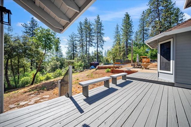 175 Meadow Gate Rd, Meadow Vista, CA 95722