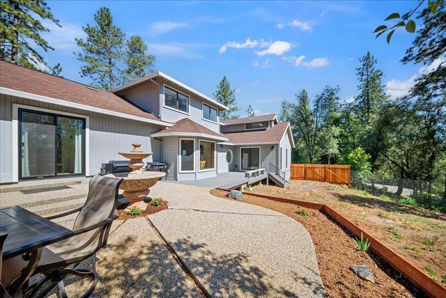 175 Meadow Gate Rd, Meadow Vista, CA 95722