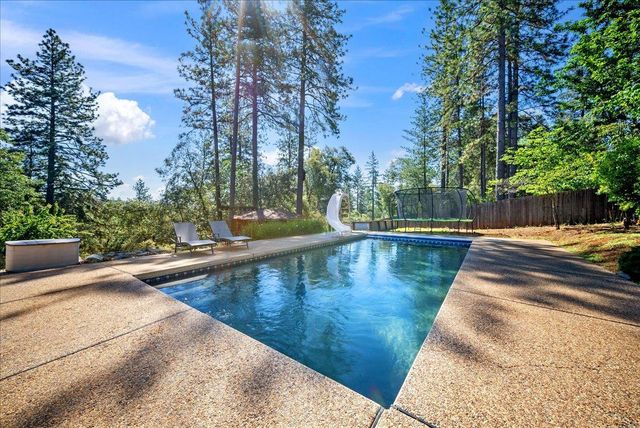 175 Meadow Gate Rd, Meadow Vista, CA 95722