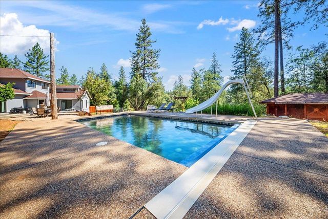 175 Meadow Gate Rd, Meadow Vista, CA 95722