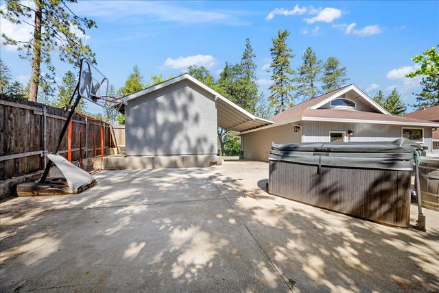 175 Meadow Gate Rd, Meadow Vista, CA 95722