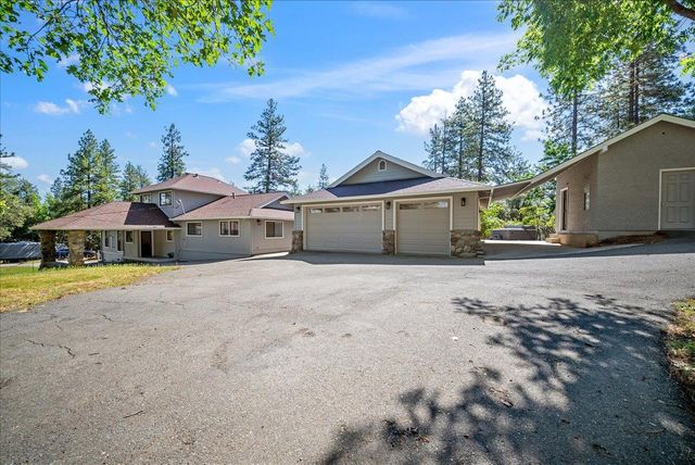175 Meadow Gate Rd, Meadow Vista, CA 95722