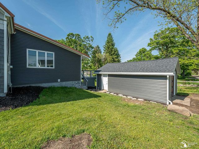 6621 Devils Lake Highway, Manitou Beach, MI 49253
