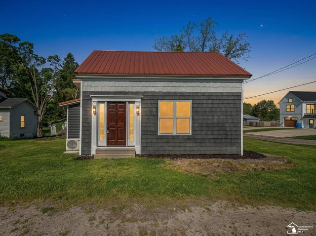 6621 Devils Lake Highway, Manitou Beach, MI 49253