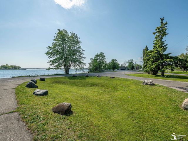6621 Devils Lake Highway, Manitou Beach, MI 49253