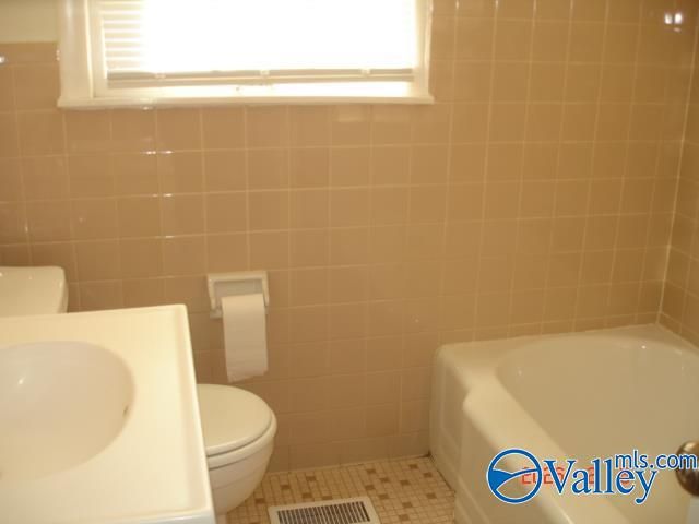 3319 Barton Avenue, Huntsville, AL 35810