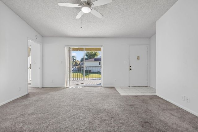 6572 Chasewood Drive F, Jupiter, FL 33458