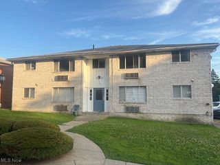 2000 Woodlawn Avenue NW 10, Canton, OH 44708