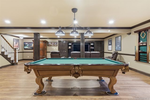 2 Knoll Lane, Glen Head, NY 11545