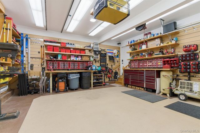 2 Knoll Lane, Glen Head, NY 11545