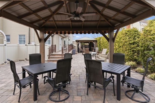 2 Knoll Lane, Glen Head, NY 11545