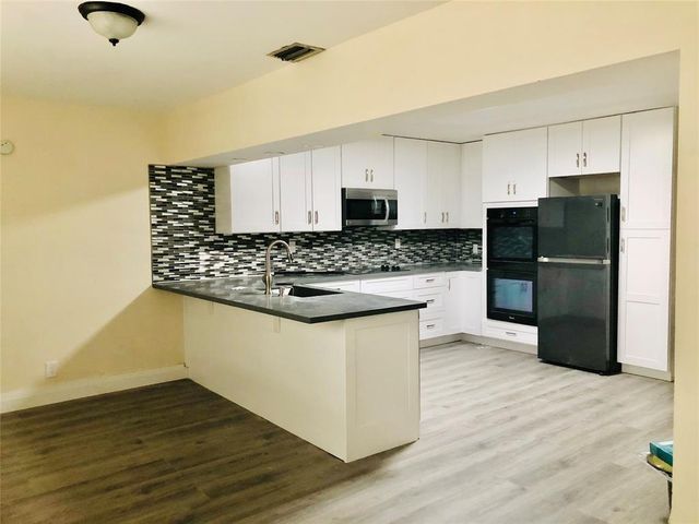 2820 NE 49th St, Fort Lauderdale, FL 33308