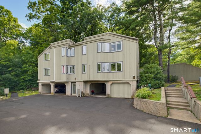 11 Byrne Court D4, Farmington, CT 06032
