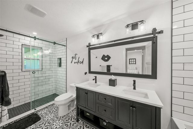 6851 SHETLAND WAY, Sarasota, FL 34241