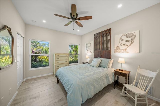 6851 SHETLAND WAY, Sarasota, FL 34241