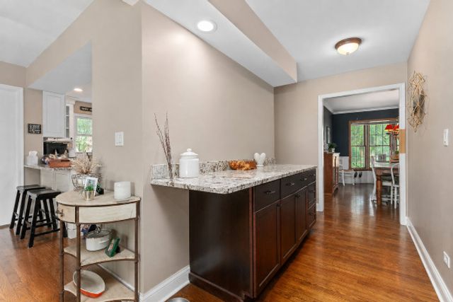 1305 Dancer Court, Libertyville, IL 60048