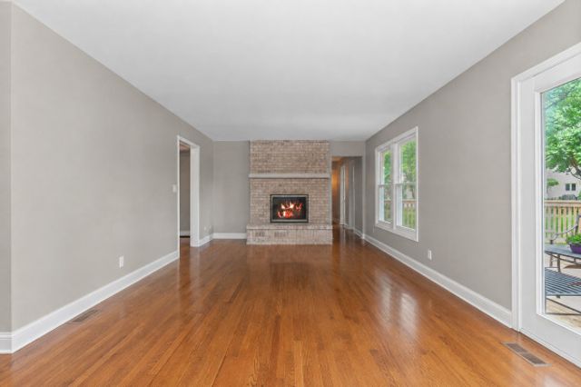1305 Dancer Court, Libertyville, IL 60048