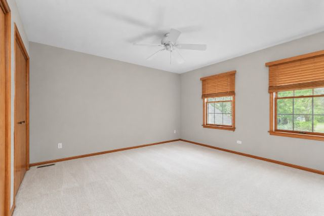 1305 Dancer Court, Libertyville, IL 60048