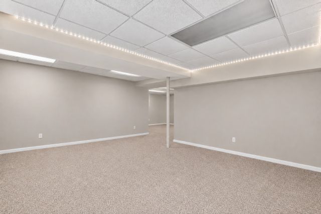 1305 Dancer Court, Libertyville, IL 60048