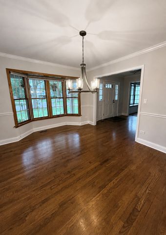 1305 Dancer Court, Libertyville, IL 60048