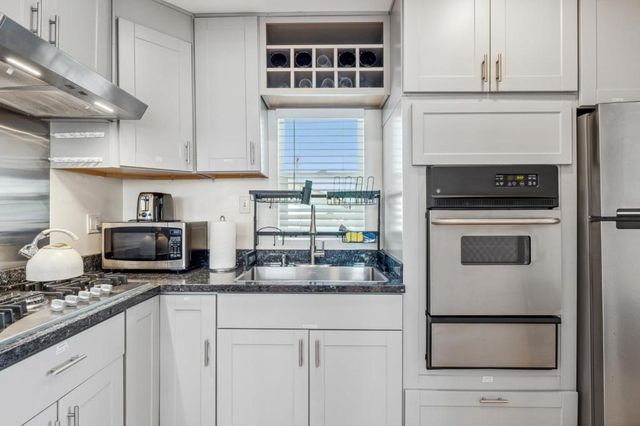 24432445 24th Avenue, Oakland, CA 94601