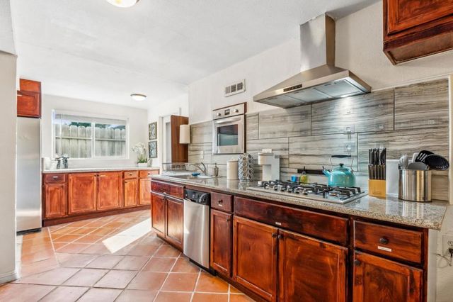 24432445 24th Avenue, Oakland, CA 94601