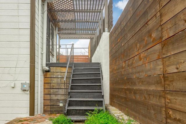 24432445 24th Avenue, Oakland, CA 94601