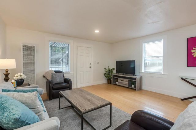 24432445 24th Avenue, Oakland, CA 94601