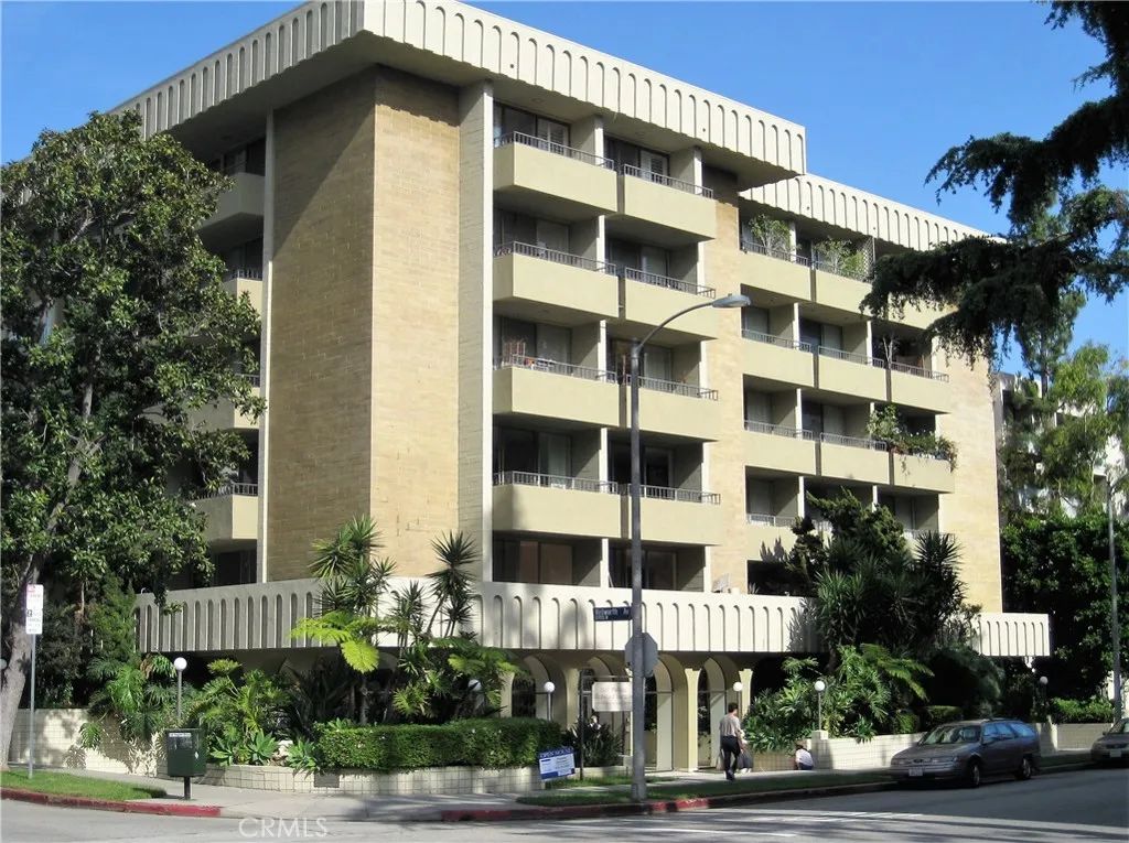 1300 Midvale Avenue 211, Los Angeles, CA 90024