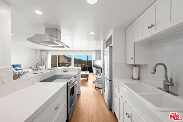 23908 De Ville Way A, Malibu, CA 90265