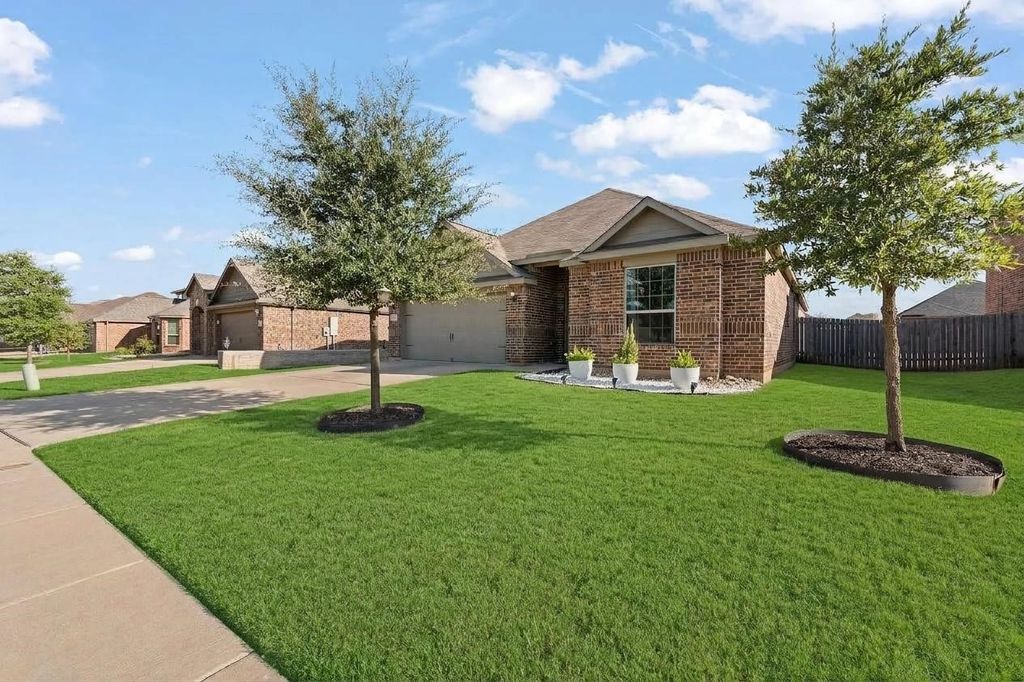 1529 Millennium Drive, Crowley, TX 76036 — photo 2