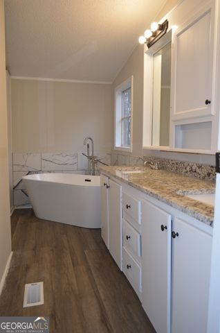 1048 Lee King Road, Forsyth, GA 31029