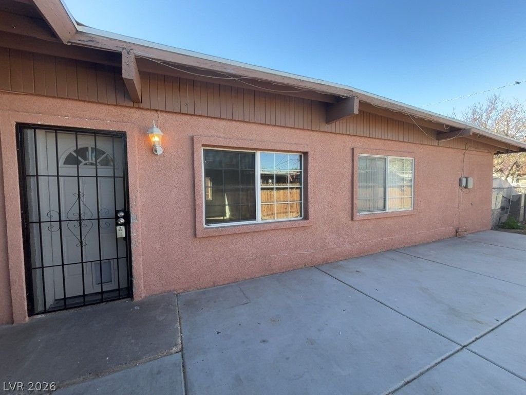 2400 South 15th Street 1, Las Vegas, NV 89104
