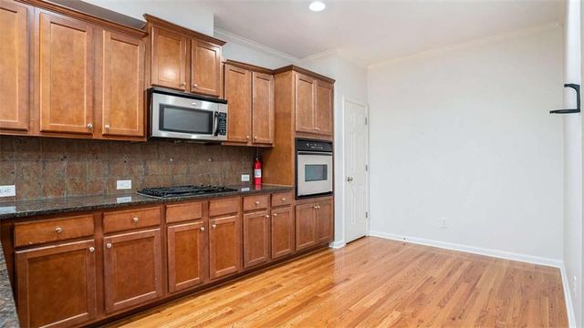 6371 Queens Court Trace 16, Mableton, GA 30126