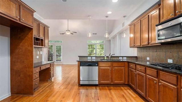 6371 Queens Court Trace 16, Mableton, GA 30126