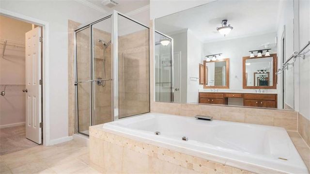 6371 Queens Court Trace 16, Mableton, GA 30126